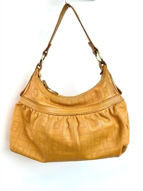 ⭐️FIRM💲DROP⏱️- Authentic FENDI leather with cert of authenticity